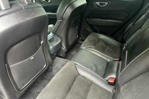 Used 2018 Volvo XC60 T6 R-Design w/ Convenience Package image 12