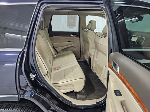 Used 2011 Jeep Grand Cherokee Overland image 6