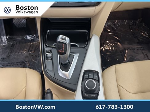 Used 2018 BMW 320i xDrive Sedan w/ Convenience Package image 17