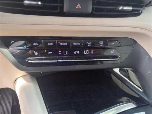 Used 2023 Buick Envision Essence image 16