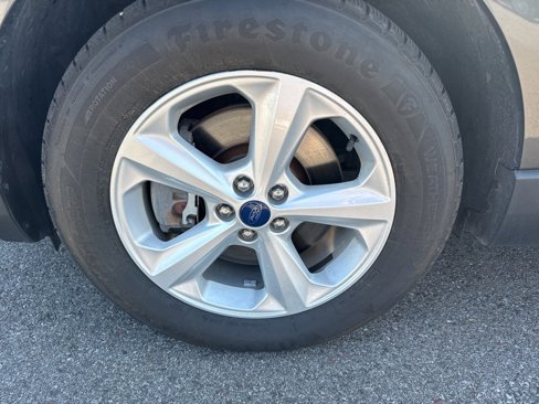 Used 2018 Ford Edge SE image 9