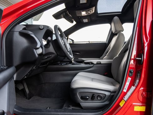 Used 2023 Lexus UX 250h FWD w/ Premium Package image 17