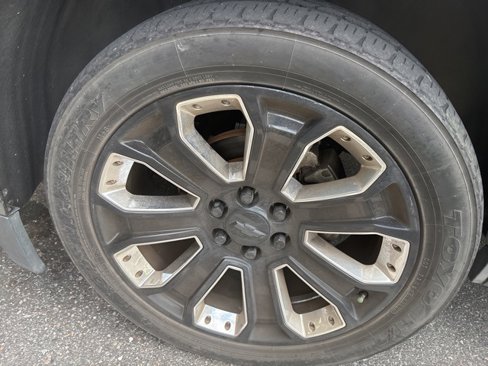 Used 2016 Chevrolet Suburban LS image 15