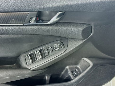 Used 2019 Honda Accord Sport image 18