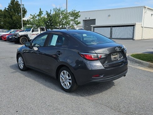 Used 2017 Toyota Yaris iA image 4