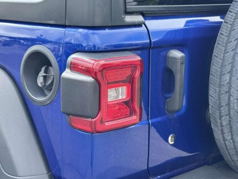 Used 2018 Jeep Wrangler Unlimited Sport S image 7