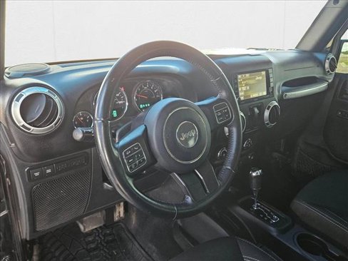 Used 2017 Jeep Wrangler Rubicon w/ Power Convenience Group image 10