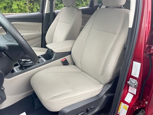 Used 2019 Ford Escape SE image 18