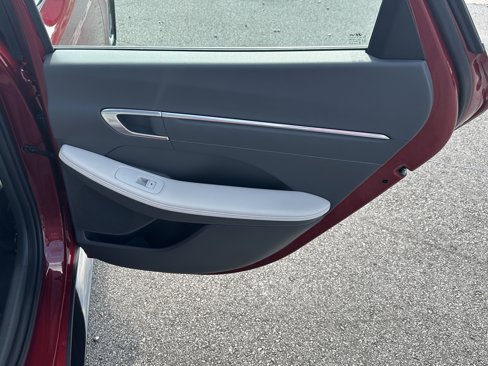 Used 2023 Hyundai Sonata Limited w/ Preferred Accessory Package image 19