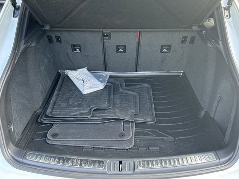 Certified 2025 Porsche Macan image 27
