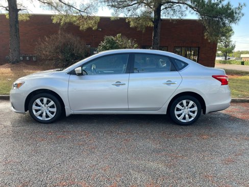 Used 2019 Nissan Sentra S image 2