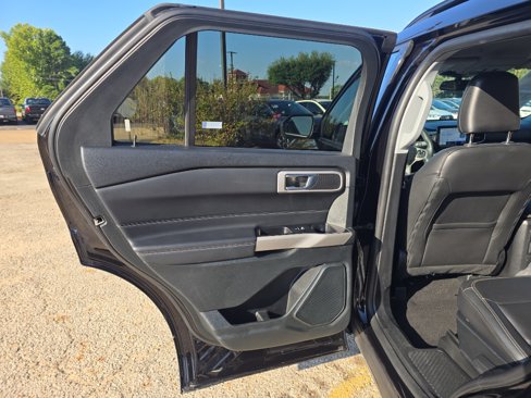 Used 2024 Ford Explorer XLT w/ Equipment Group 202A image 17