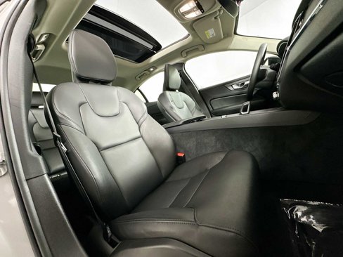 Certified 2025 Volvo S60 B5 Core image 26