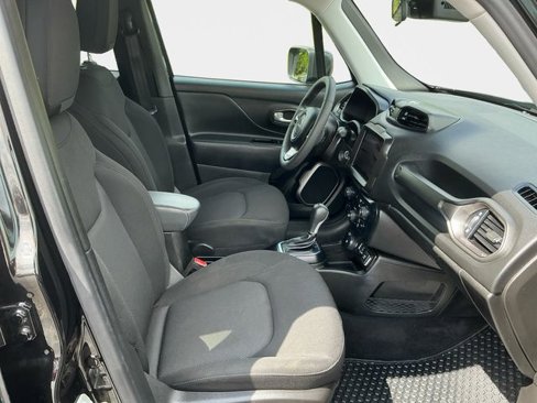 Used 2023 Jeep Renegade Latitude image 16