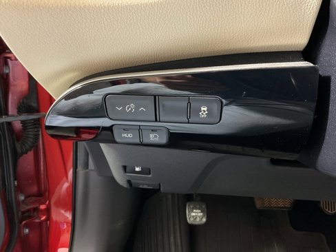 Used 2017 Toyota Prius Two image 28