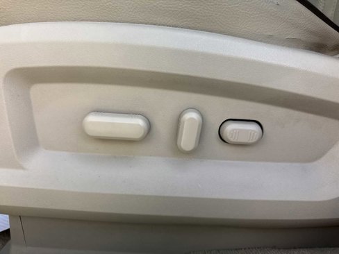 Used 2012 Lincoln MKX AWD image 20