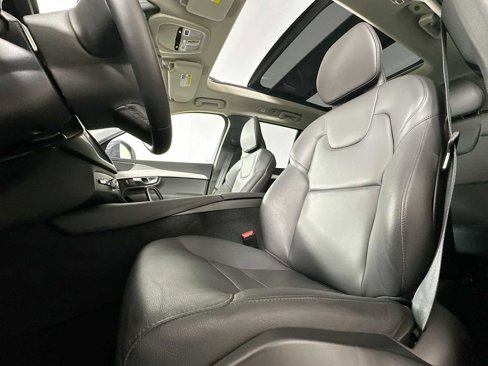 Certified 2024 Volvo XC90 B5 Core image 19