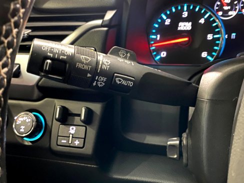 Used 2019 Chevrolet Suburban Premier image 13