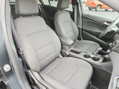 Used 2017 Chevrolet Cruze LT w/ Convenience Package image 16