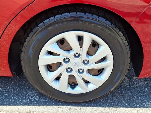 Used 2017 Hyundai Elantra SE image 10