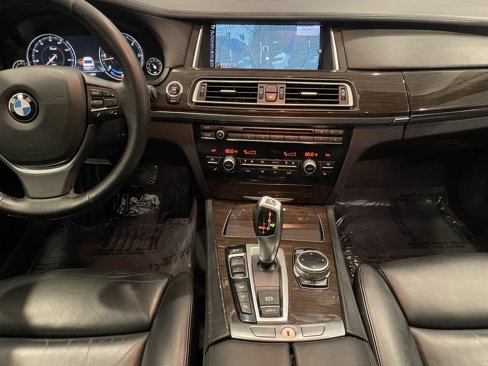 Used 2015 BMW 740Ld xDrive image 18