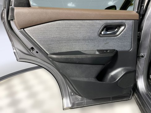 Used 2023 Nissan Rogue SV image 16