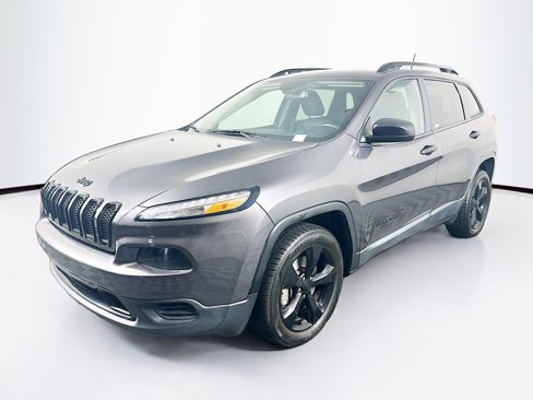 Used 2017 Jeep Cherokee Altitude image 3
