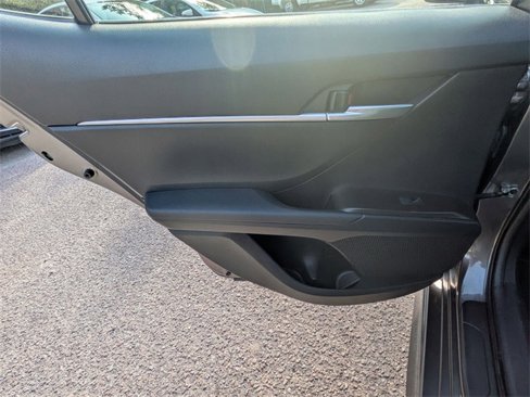 Used 2023 Toyota Camry SE image 21