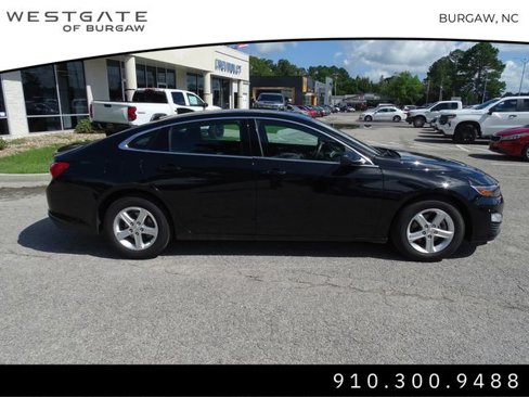 Used 2022 Chevrolet Malibu LT image 9