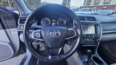 Used 2016 Toyota Camry XLE image 12