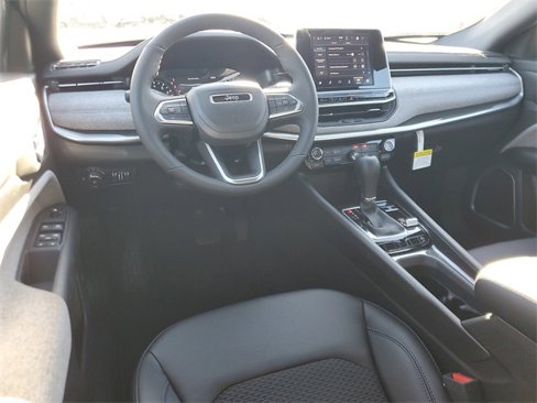 New 2025 Jeep Compass Latitude image 12