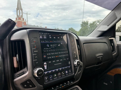 Used 2019 Chevrolet Silverado 2500 High Country w/ Duramax Plus Package image 13