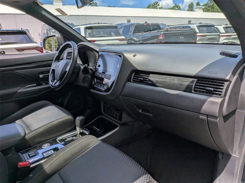 Used 2018 Mitsubishi Outlander LE image 22