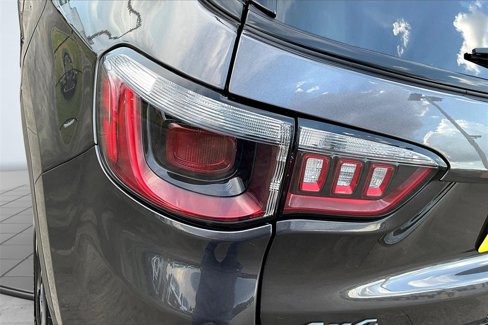Used 2023 Jeep Compass Trailhawk image 30
