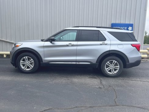 Certified 2022 Ford Explorer XLT w/ Class IV Trailer Tow Package image 5