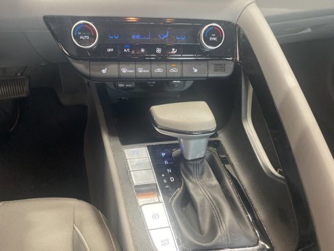 Used 2023 Hyundai Elantra Blue image 17