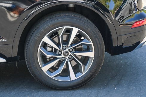 Used 2022 Audi Q5 2.0T Premium w/ Convenience Package image 10