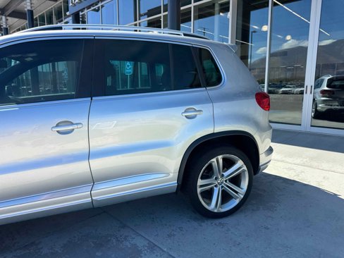 Used 2016 Volkswagen Tiguan R-Line image 4