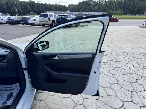Used 2014 Volkswagen Jetta SEL image 18