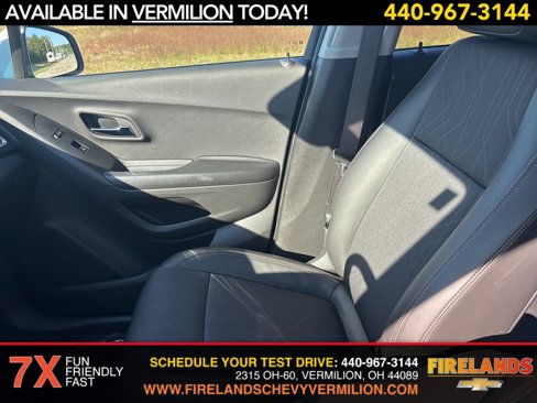 Certified 2022 Chevrolet Trax LT w/ LT Convenience Package image 12