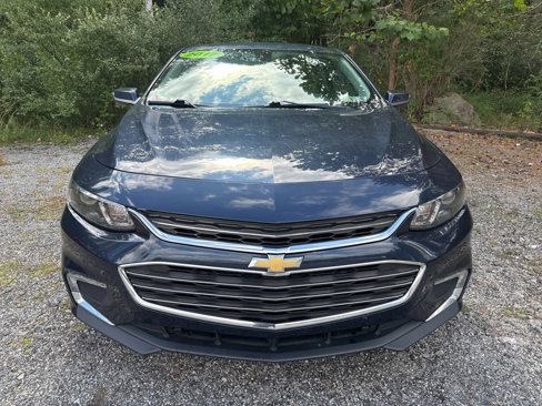 Used 2017 Chevrolet Malibu LT image 2