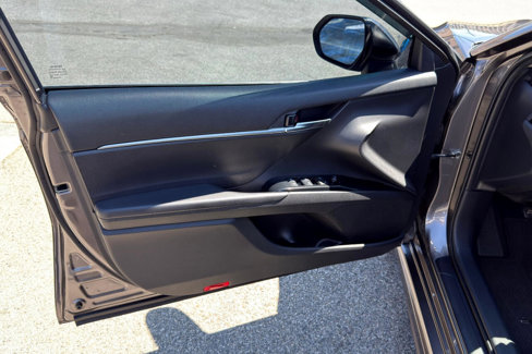 Used 2020 Toyota Camry SE image 19