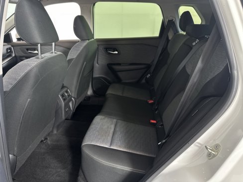 Used 2023 Nissan Rogue SV image 7