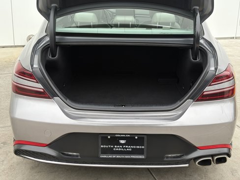Used 2023 Genesis G70 2.0T image 9