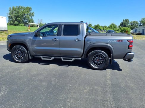 Used 2022 Nissan Frontier PRO-4X image 8