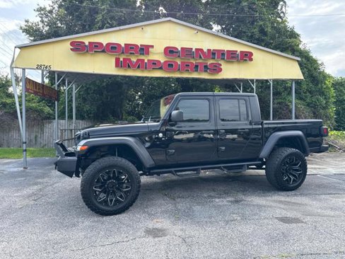 Used 2021 Jeep Gladiator Sport image 1