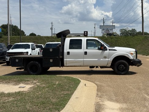 Used 2011 Ford F350 4x4 Crew Cab DRW Super Duty image 3