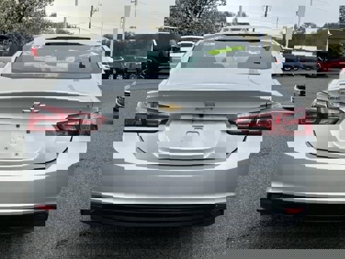 Used 2022 Chevrolet Malibu LT image 4