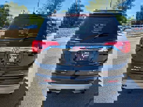 Used 2017 GMC Acadia SLE w/ Driver Alert Package I image 4