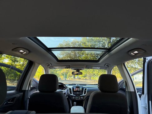 Used 2018 Chevrolet Equinox LT w/ Sun & Infotainment Package image 37